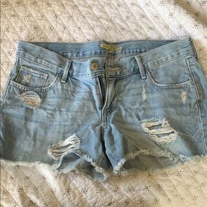 DISTRESSED LIGHT WASH SOFT DENIM SHORTS
